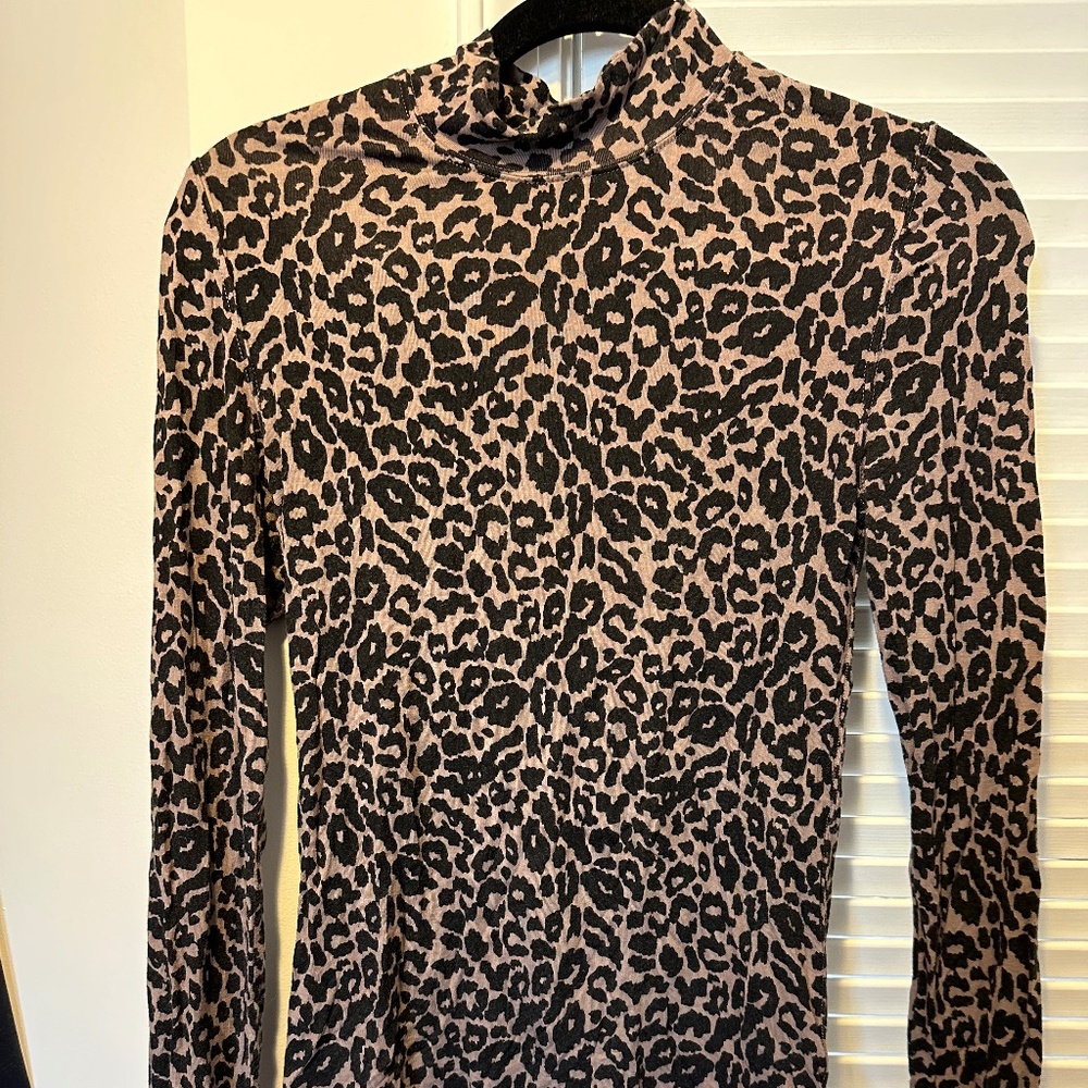 Leopard Turtleneck